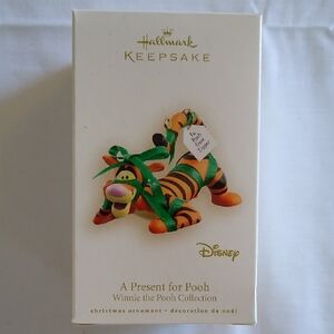 Hallmark Keepsake Disney Tigger Ornament